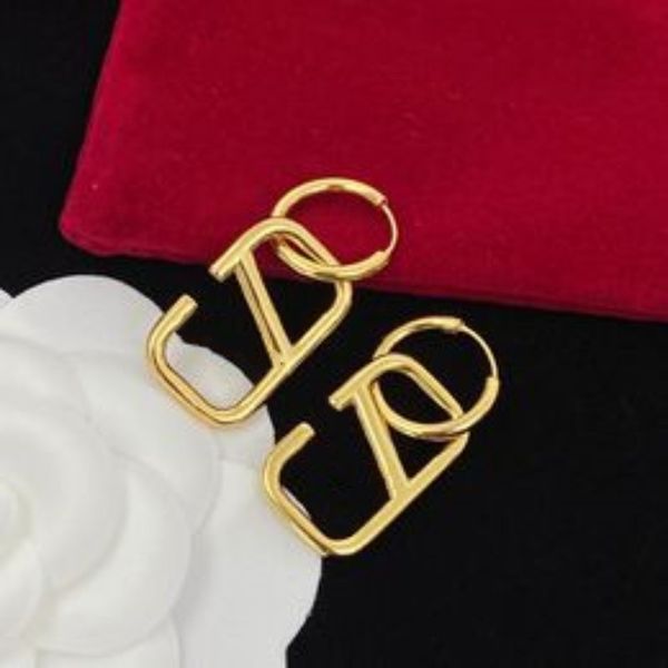 Luxury Brand Designer Earrings 18K Gold Plated Letters Stud Women Crystal Jewerlry Birthday Gift
Luxury Brand Designer Earrings 18K Gold Plated Letters Stud Women Crystal Jewerlry Birthday Gift