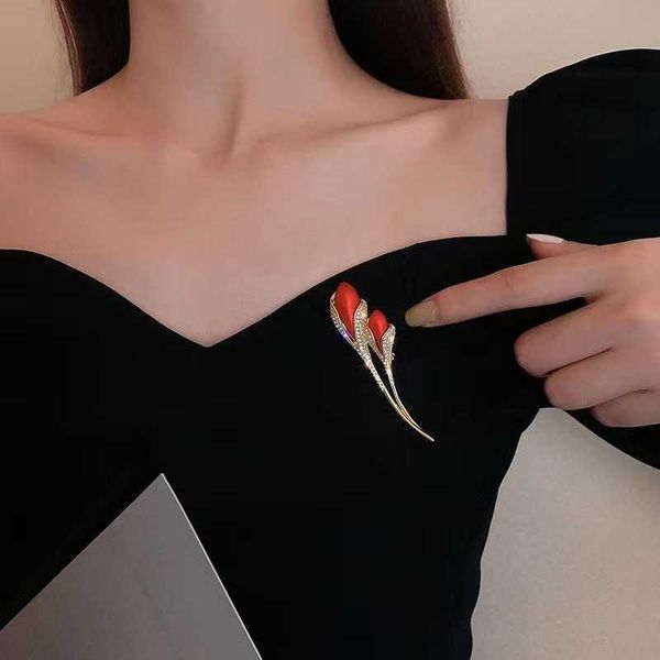 pins brooches diamond rose tulip chest simple temperature elegant tight fitting corset fashion design sense clothing accessories g220523, Gray
pins brooches diamond rose tulip chest simple temperature elegant tight fitting corset fashion design sense clothing accessories g220523, Gray