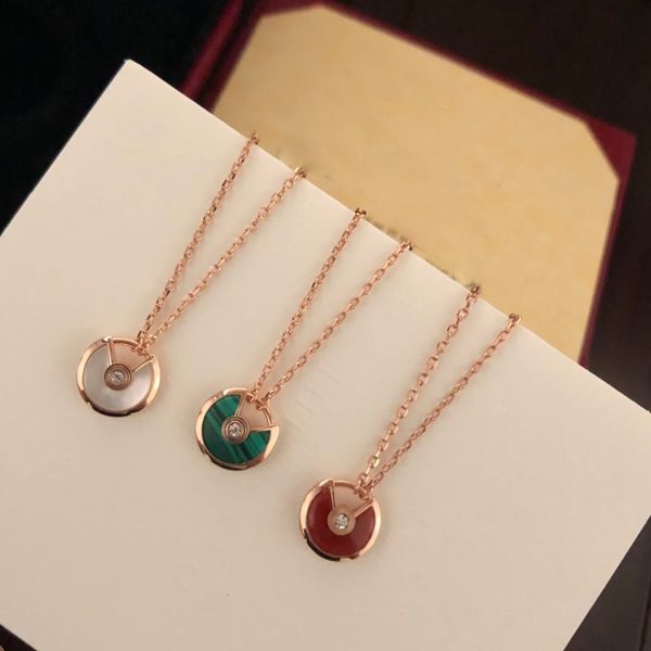 2023 fashion new designer necklace luxury amulet necklace natural shell black agate plating platinum rose gold layer no box, Silver
2023 fashion new designer necklace luxury amulet necklace natural shell black agate plating platinum rose gold layer no box, Silver