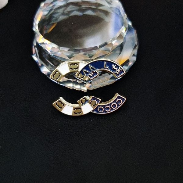 men women designer brooches fashion suits pins woman dress accessory gold diamond pearl broche letter brand jewelry brooches breastpin, Gray
men women designer brooches fashion suits pins woman dress accessory gold diamond pearl broche letter brand jewelry brooches breastpin, Gray