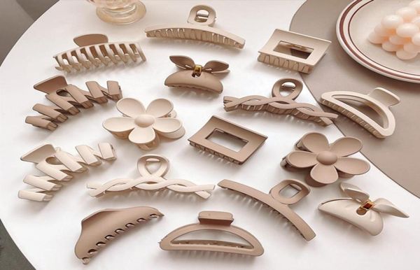 3pcs new solid color hair claw clip crab simple beige hair clips for women girl barrette ponytail claw clip hair accessories headw7271998
3pcs new solid color hair claw clip crab simple beige hair clips for women girl barrette ponytail claw clip hair accessories headw7271998