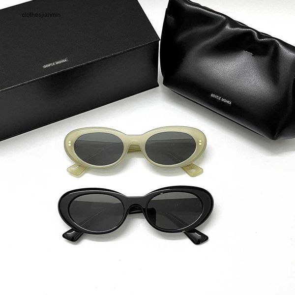 2023 luxury fashion sunglasses factory% 80 retail new fashionable small frame personalized gm sunglass plate oval women's, White;black
2023 luxury fashion sunglasses factory% 80 retail new fashionable small frame personalized gm sunglass plate oval women's, White;black