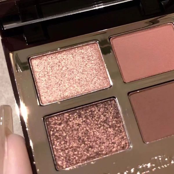 charlotte tilbury luxury eyeshadow palette 4 colors eye shadow pillow talk(pt) exaggerates(ex) bella sofia(bs) the golden goddess(tgg) 5.2g
charlotte tilbury luxury eyeshadow palette 4 colors eye shadow pillow talk(pt) exaggerates(ex) bella sofia(bs) the golden goddess(tgg) 5.2g