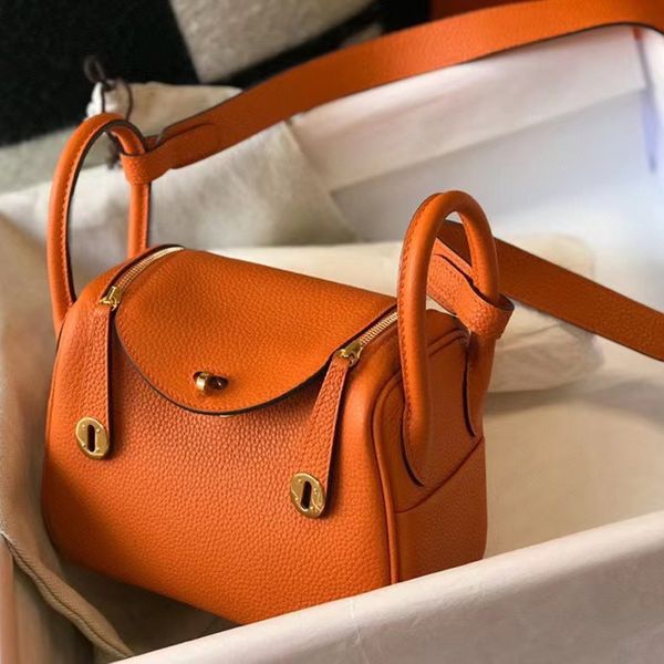 luxury bags women's handbag genuine leather crossbody shoulder bags ladies the tote bag large cowhide leather portable commuter designe
luxury bags women's handbag genuine leather crossbody shoulder bags ladies the tote bag large cowhide leather portable commuter designe