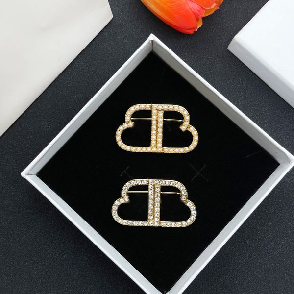 designer rhinestone brooch luxury brand designer pearl letter b brooch rhinestone suit pin clothing decoration jewelry accessories, Gray
designer rhinestone brooch luxury brand designer pearl letter b brooch rhinestone suit pin clothing decoration jewelry accessories, Gray