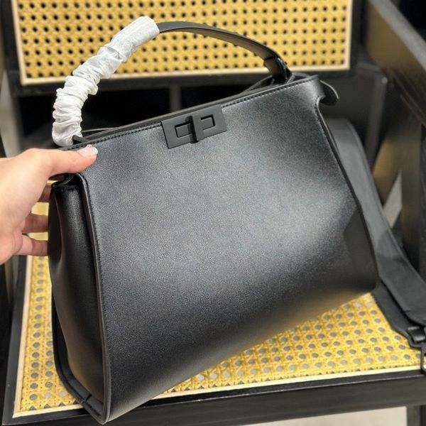 new women's handbag designer bag luxury one shoulder bag genuine leather solid color buckle large capacity tote bag fashion classic wom
new women's handbag designer bag luxury one shoulder bag genuine leather solid color buckle large capacity tote bag fashion classic wom