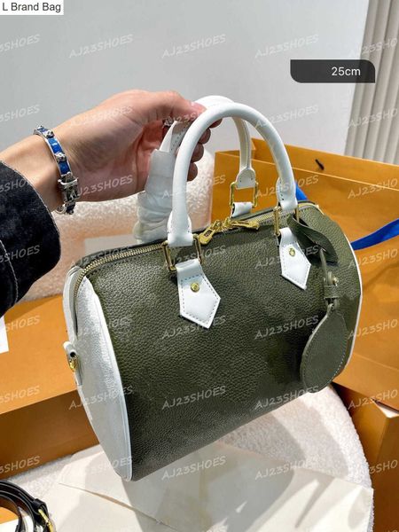 l brand bag speedy 20 25 bandoulieres bag two color stitching print handbag women shoulder bags luxurys designer cross body key lock pouch t, Black
l brand bag speedy 20 25 bandoulieres bag two color stitching print handbag women shoulder bags luxurys designer cross body key lock pouch t, Black