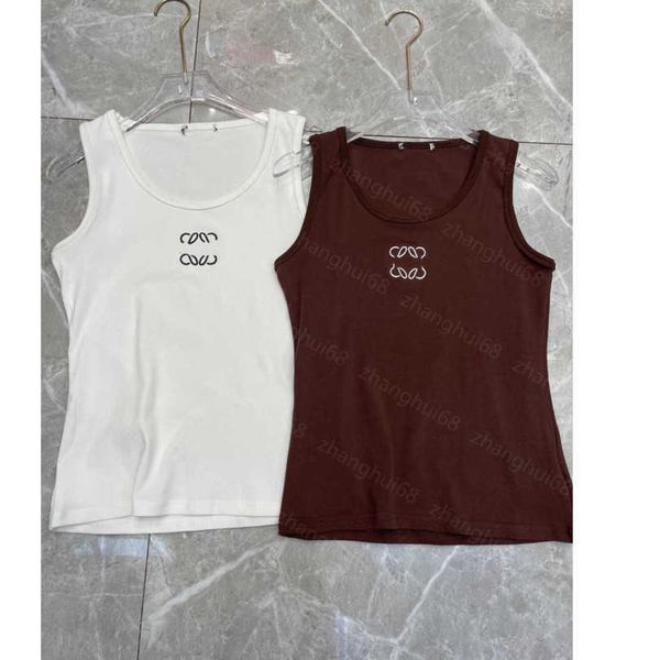 23ss womens knits womens designer clothing solid color logo embroidery sleeveless knitted vest womens clothes a1, White
23ss womens knits womens designer clothing solid color logo embroidery sleeveless knitted vest womens clothes a1, White