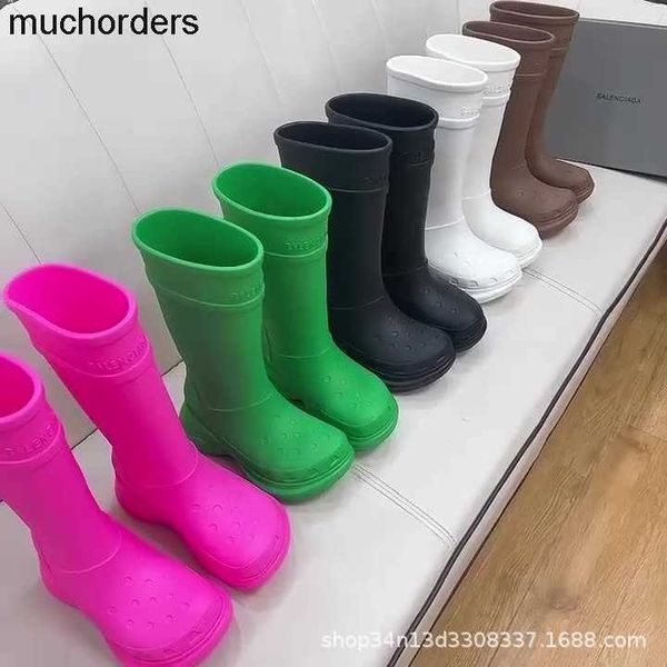 high edition b family's new paris 2023 fashion week show style elevated rain boots kanyewest same american boots, Black
high edition b family's new paris 2023 fashion week show style elevated rain boots kanyewest same american boots, Black