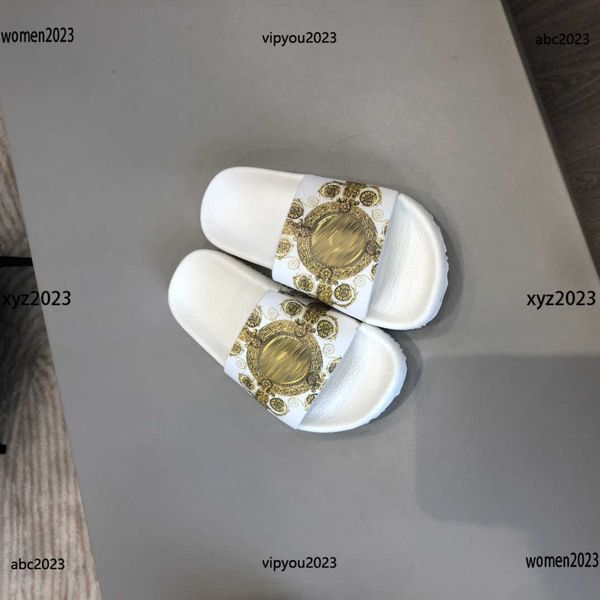 luxury kids sandals gold pattern printing girl slippers child fashion shoes summer baby slides box packaging size 26-35 #multiple product, Black;grey
luxury kids sandals gold pattern printing girl slippers child fashion shoes summer baby slides box packaging size 26-35 #multiple product, Black;grey