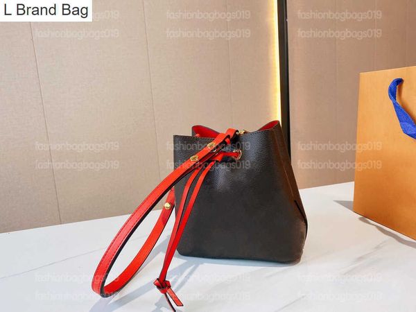 l brand bag mini women shoulders bag luxurys designers champagne style fashion bucket bag flower handbags leather purses 32s9, Black
l brand bag mini women shoulders bag luxurys designers champagne style fashion bucket bag flower handbags leather purses 32s9, Black