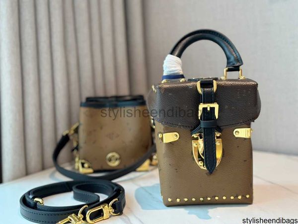 stylisheendibags fold me pouch crossbody mini bag luxurys designers noe purse genuine leather mobile phone bag women handbags satchel purses
stylisheendibags fold me pouch crossbody mini bag luxurys designers noe purse genuine leather mobile phone bag women handbags satchel purses