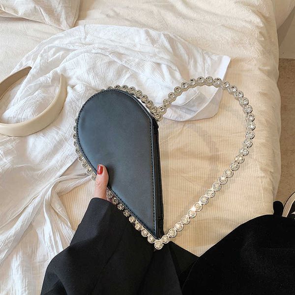 the same niche design celebrity rhinestone love banquet handbag french dinner bag women's glittering bag 230524
the same niche design celebrity rhinestone love banquet handbag french dinner bag women's glittering bag 230524