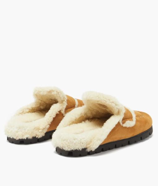 23s winter warm slippers luxury designer flat shoes women's triangle sign wool open back lefu shoes lug rubber sole with box 35-42, Black
23s winter warm slippers luxury designer flat shoes women's triangle sign wool open back lefu shoes lug rubber sole with box 35-42, Black