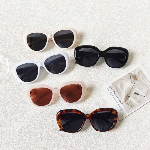 2023 new fashion sunglasses women's triumphal arch jelly powder oval advanced sunglasses uv protection, White;black
2023 new fashion sunglasses women's triumphal arch jelly powder oval advanced sunglasses uv protection, White;black