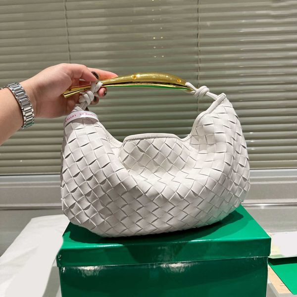 luxury woven bag designer totes women jodie shoulder bag b fashion metal handle v tote bags beach handbag lady mini purse 230524
luxury woven bag designer totes women jodie shoulder bag b fashion metal handle v tote bags beach handbag lady mini purse 230524