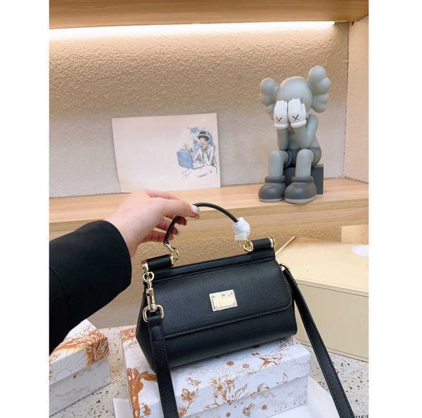 new women devotion bags shoulder bag luxury designer crossbody bags handbag wallet handbags messenger lady purses tote bags
new women devotion bags shoulder bag luxury designer crossbody bags handbag wallet handbags messenger lady purses tote bags