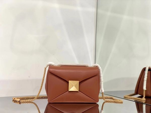 women chain bags designers heart v wave pattern shoulder bags messenger bags chain tote
women chain bags designers heart v wave pattern shoulder bags messenger bags chain tote