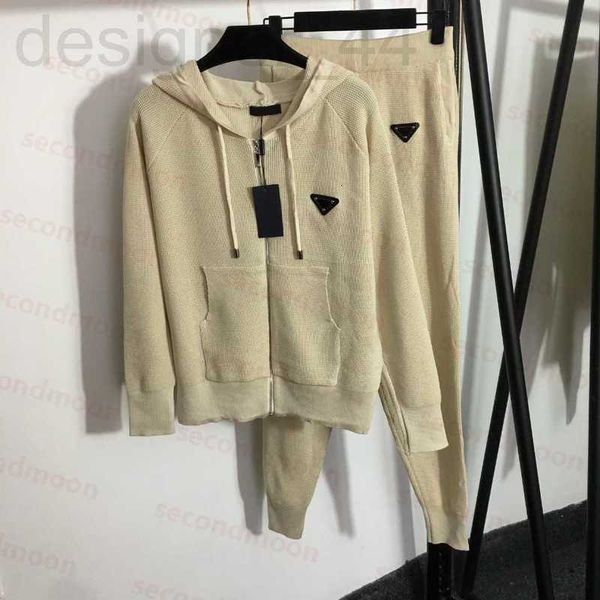 women's tracksuits designer women knitted winter gym fitness sportwear metal badge designer tracksuit elastic sport pants a3y2, Gray
women's tracksuits designer women knitted winter gym fitness sportwear metal badge designer tracksuit elastic sport pants a3y2, Gray