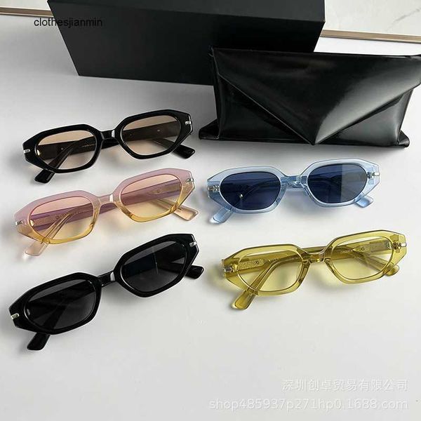 2023 luxury fashion sunglasses factory% 80 retail uv ristant sunglass for women summer sun protection advanced sense of ins new gm glass kor, White;black
2023 luxury fashion sunglasses factory% 80 retail uv ristant sunglass for women summer sun protection advanced sense of ins new gm glass kor, White;black