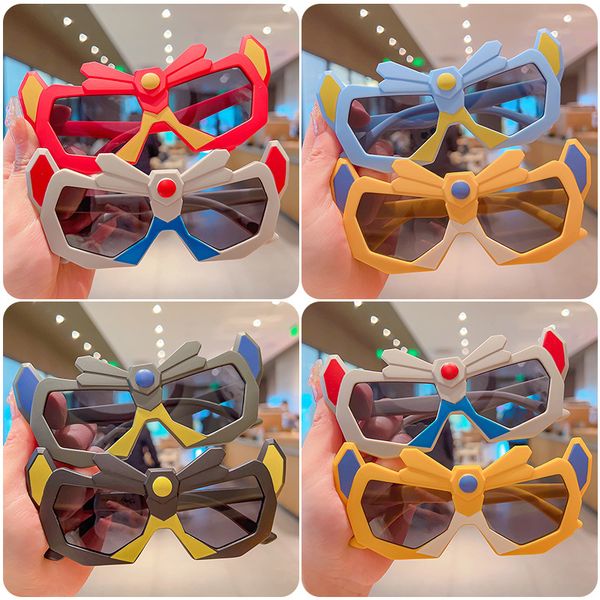 children's cartoon sunglasses, uv resistant, sunshade, sunscreen, safety resin material, White;black
children's cartoon sunglasses, uv resistant, sunshade, sunscreen, safety resin material, White;black