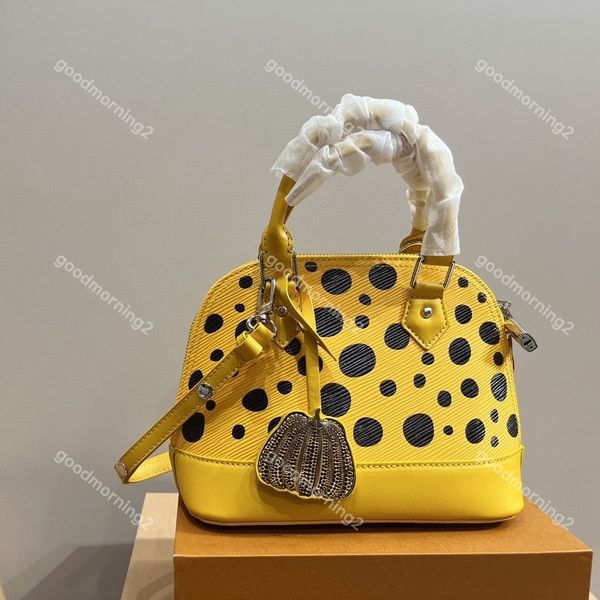2023 designer bag womens shopping shell shoulder bags cross body handbags purse crossbody bags the tote bag with dust bag and lock
2023 designer bag womens shopping shell shoulder bags cross body handbags purse crossbody bags the tote bag with dust bag and lock