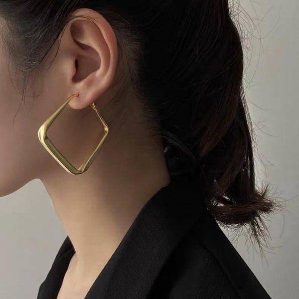 huggie 925 silver needle golden earrings 24 k gold plating geometry of ear ring women earrings personality fashion, Golden;silver
huggie 925 silver needle golden earrings 24 k gold plating geometry of ear ring women earrings personality fashion, Golden;silver