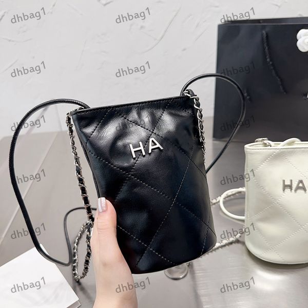 designer womens makeup bag mini bucket bag cowhide solid color hardware metal buckle portable crossbody bag thin chain shoulder bags purse c
designer womens makeup bag mini bucket bag cowhide solid color hardware metal buckle portable crossbody bag thin chain shoulder bags purse c