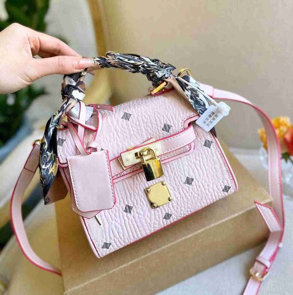 22ss fashion women handbag designer bags classic letter straddle one shoulder bag lady temperament postman bagss totes
22ss fashion women handbag designer bags classic letter straddle one shoulder bag lady temperament postman bagss totes