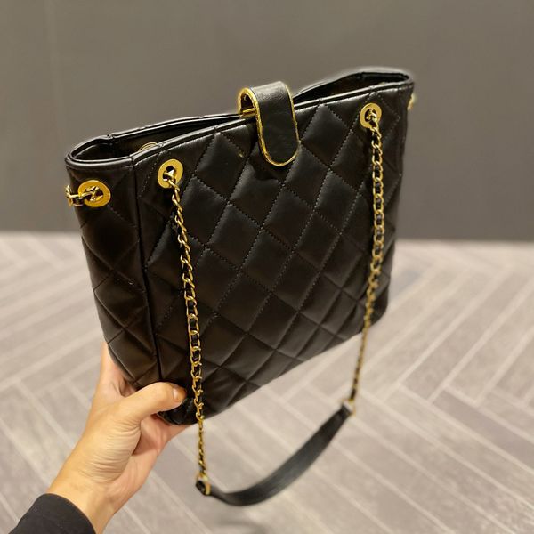 stunning black shoulder bags luxurys designers gold chain fashion womens crossbody handbags wallets ladies clutch flowers bag purse 2023 tot
stunning black shoulder bags luxurys designers gold chain fashion womens crossbody handbags wallets ladies clutch flowers bag purse 2023 tot