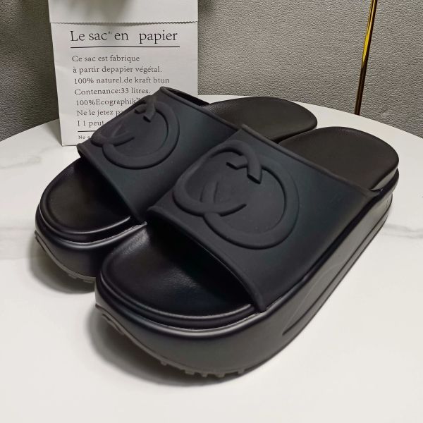 2023 sandal slipper internet celebrity burst solid color flat heels leisure thickened outside wear stepping on poop feeling increased 5 cm c, Black
2023 sandal slipper internet celebrity burst solid color flat heels leisure thickened outside wear stepping on poop feeling increased 5 cm c, Black