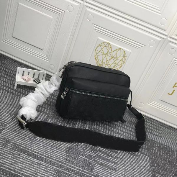 2023 designers bag fashions steamer classics messenger handbag fashion brands crossbody bags modern active men
2023 designers bag fashions steamer classics messenger handbag fashion brands crossbody bags modern active men