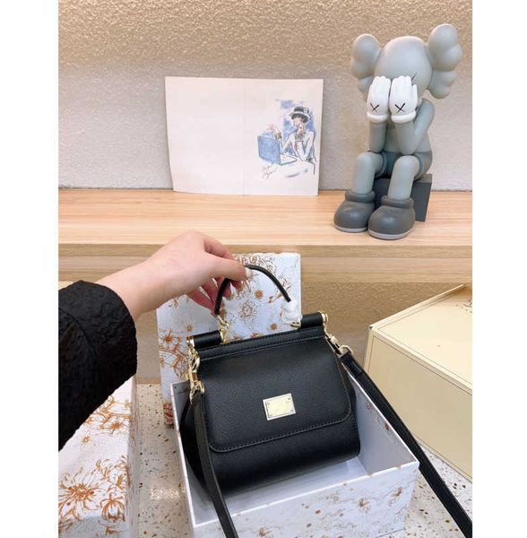 2023 new women devotion bags shoulder bag luxury designer crossbody bags handbag wallet handbags messenger lady purses tote bags
2023 new women devotion bags shoulder bag luxury designer crossbody bags handbag wallet handbags messenger lady purses tote bags