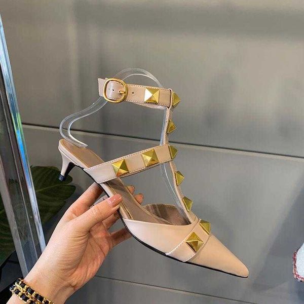 no box design baotou sandals women's new rivet thin heel shoes low heel walking show pointed temperament single shoes, Black
no box design baotou sandals women's new rivet thin heel shoes low heel walking show pointed temperament single shoes, Black