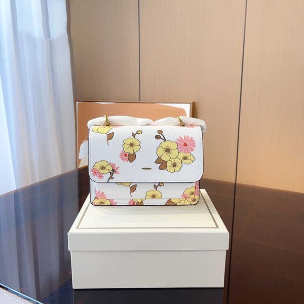 luxury crossbody bag designer handbag women chain shoulder leather clear fashion flower strawberry pattern messenger travel purse 0527
luxury crossbody bag designer handbag women chain shoulder leather clear fashion flower strawberry pattern messenger travel purse 0527
