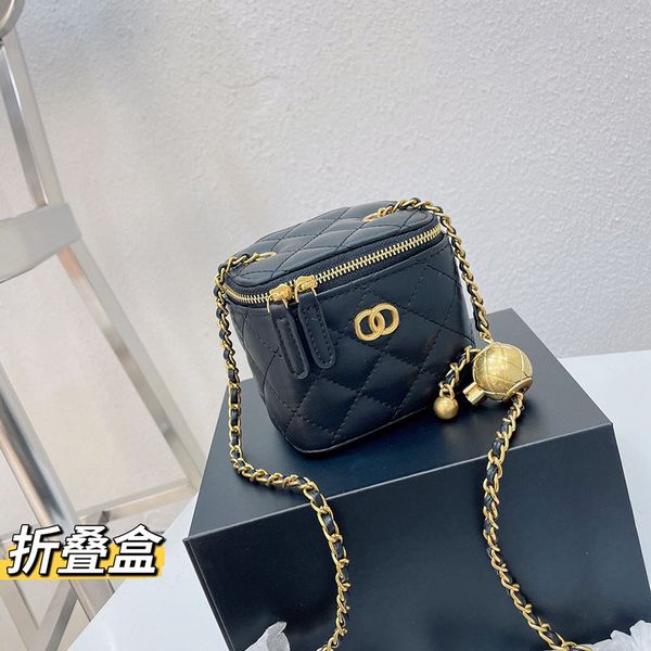 mini cosmetic handbags totes designer bag luxury card holder women daily crossbody makeup bags genuine leather classic handle size 10x10cm
mini cosmetic handbags totes designer bag luxury card holder women daily crossbody makeup bags genuine leather classic handle size 10x10cm