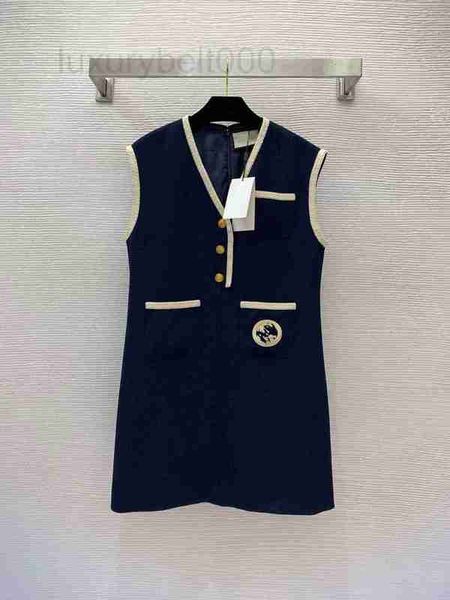 urban dresses designer fashion summer new color contrast fried dough twists edge stitching small a version button up v-neck sleeveless dress, White;black
urban dresses designer fashion summer new color contrast fried dough twists edge stitching small a version button up v-neck sleeveless dress, White;black