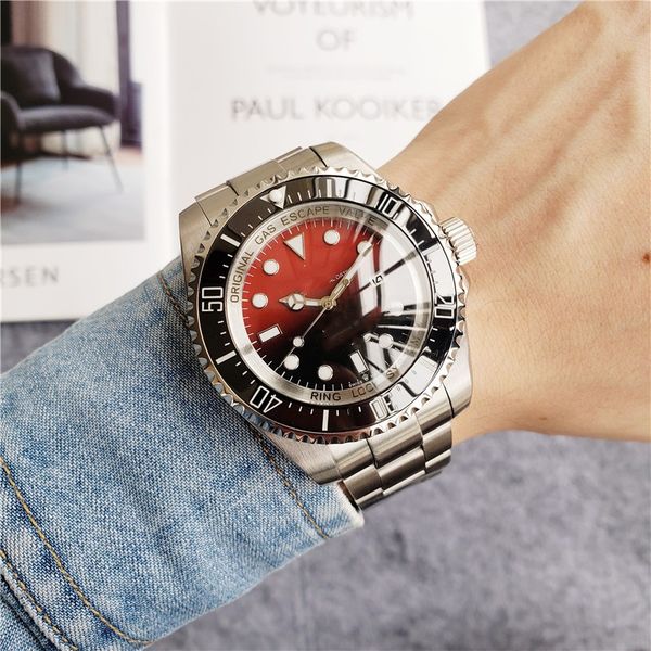 sapphire rose red fashion high-quality watch luminous steel belt business trend watch, Slivery;golden
sapphire rose red fashion high-quality watch luminous steel belt business trend watch, Slivery;golden