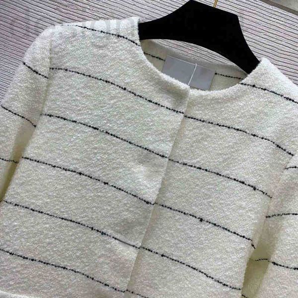 women's jackets designer new gold button striped tweed round neck long sleeve short without dust bag 0u0e, Black;brown
women's jackets designer new gold button striped tweed round neck long sleeve short without dust bag 0u0e, Black;brown
