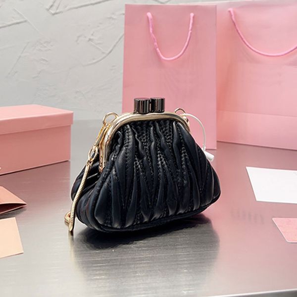 designer coin purse clutch bag wallet wrinkle leather crossbody bags key pouch fashion handbag clip closure fashion letter mini hobo bags
designer coin purse clutch bag wallet wrinkle leather crossbody bags key pouch fashion handbag clip closure fashion letter mini hobo bags