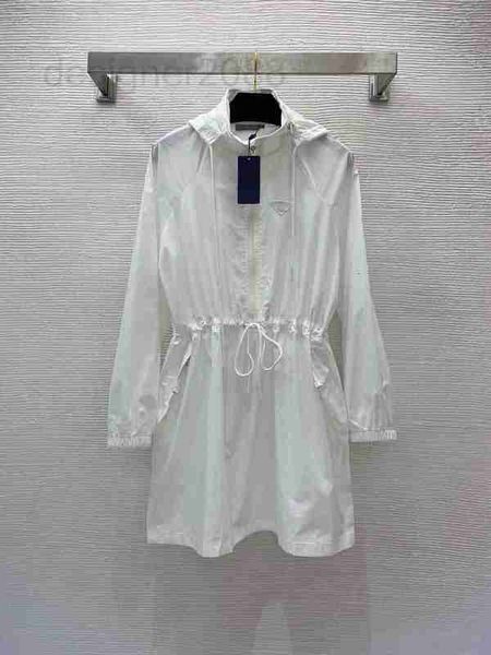 women's trench coats designer 2023 spring/summer new triangle embroidered chest badge with drawstring waist half zipper front windbreak, Tan;black
women's trench coats designer 2023 spring/summer new triangle embroidered chest badge with drawstring waist half zipper front windbreak, Tan;black