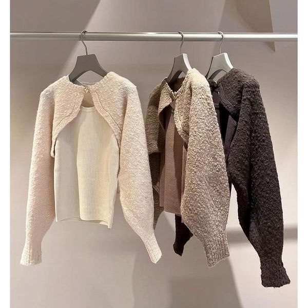 dress kuzuwata button wool shawl cardigan + sleeveless knit bottom vest twopiece sets japanese 2023 autumn new elegant women suits, White
dress kuzuwata button wool shawl cardigan + sleeveless knit bottom vest twopiece sets japanese 2023 autumn new elegant women suits, White
