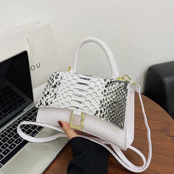 fashion shopping bag luxury designer handbag classic contrast color snakeskin print women one shoulder oblique span bag high-quality underar
fashion shopping bag luxury designer handbag classic contrast color snakeskin print women one shoulder oblique span bag high-quality underar