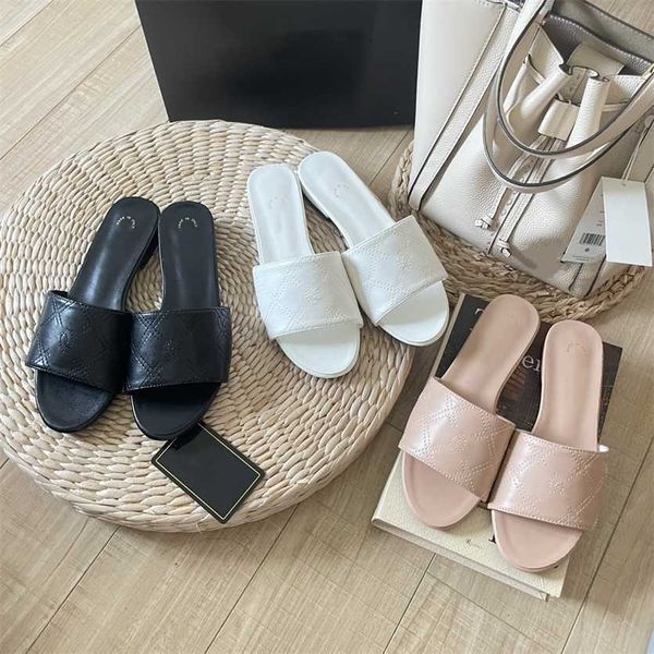 

interlocking c woman flat bottom slippers luxury embroidery sandals fashion leisure beach shoes summer wearproof womens flip-flops slipper d, Black