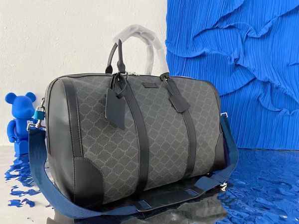 designers design travel bags. casual and versatile. exquisite inlay is adopted. size: 44x28cm, Black;red
designers design travel bags. casual and versatile. exquisite inlay is adopted. size: 44x28cm, Black;red