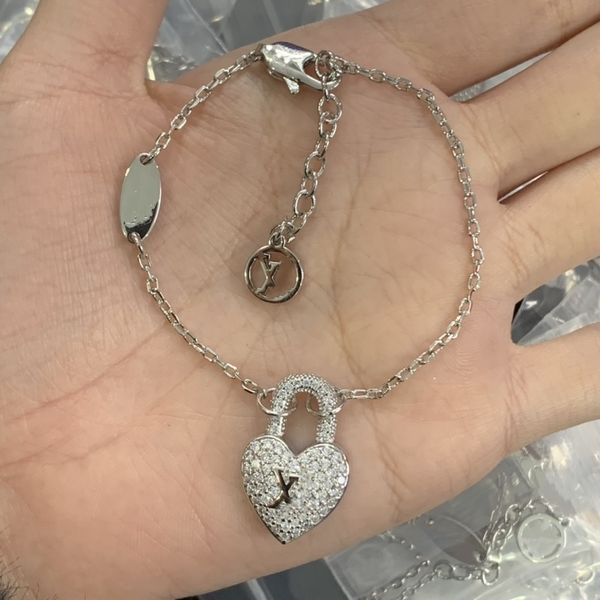 women designer bracelet chain luxury bracelet fashion trendy pulsera lock flower letter lvsity pendant cjeweler love charms bracelets kl3d, Golden;silver
women designer bracelet chain luxury bracelet fashion trendy pulsera lock flower letter lvsity pendant cjeweler love charms bracelets kl3d, Golden;silver
