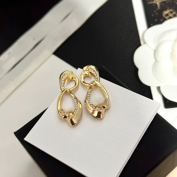 2023 fashion new designer earrings luxury double ring letter stud selling feather crystal drill stud fine flash super beautiful no box, Golden
2023 fashion new designer earrings luxury double ring letter stud selling feather crystal drill stud fine flash super beautiful no box, Golden