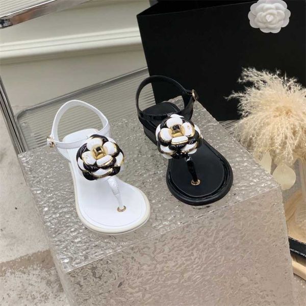 2023 designer sandals camellia flower chan c 9cm sandal c family small fragrance dress shoes womens ladies bowknot leather black white brown
2023 designer sandals camellia flower chan c 9cm sandal c family small fragrance dress shoes womens ladies bowknot leather black white brown