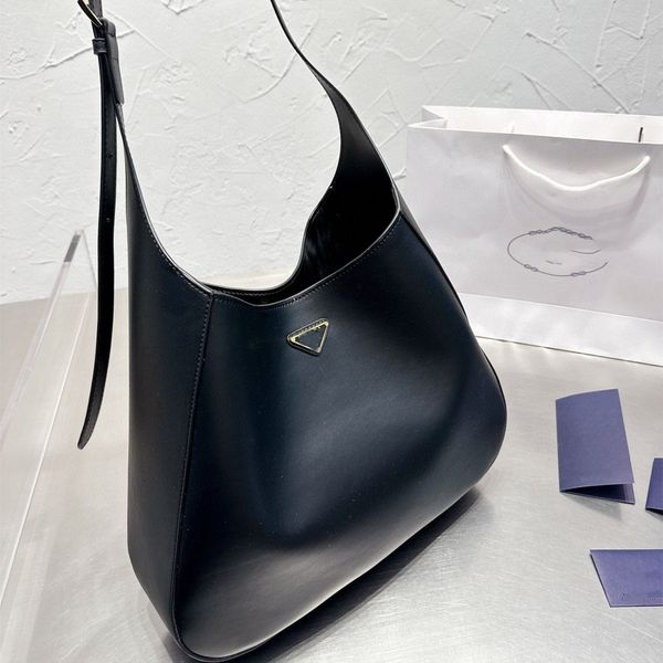 2023 new women's cleo solid black sequin leather shoulder bag diagonal straddle bag high capacity tote bag designer bag 88
2023 new women's cleo solid black sequin leather shoulder bag diagonal straddle bag high capacity tote bag designer bag 88