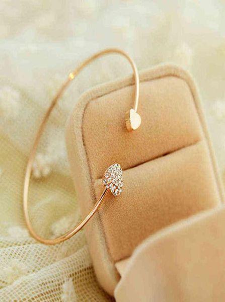 sumeng new arrival 2021 fashion adjustable crystal double heart bow bilezik cuff opening bracelet for women jewelry gifts8373296, Golden;silver
sumeng new arrival 2021 fashion adjustable crystal double heart bow bilezik cuff opening bracelet for women jewelry gifts8373296, Golden;silver